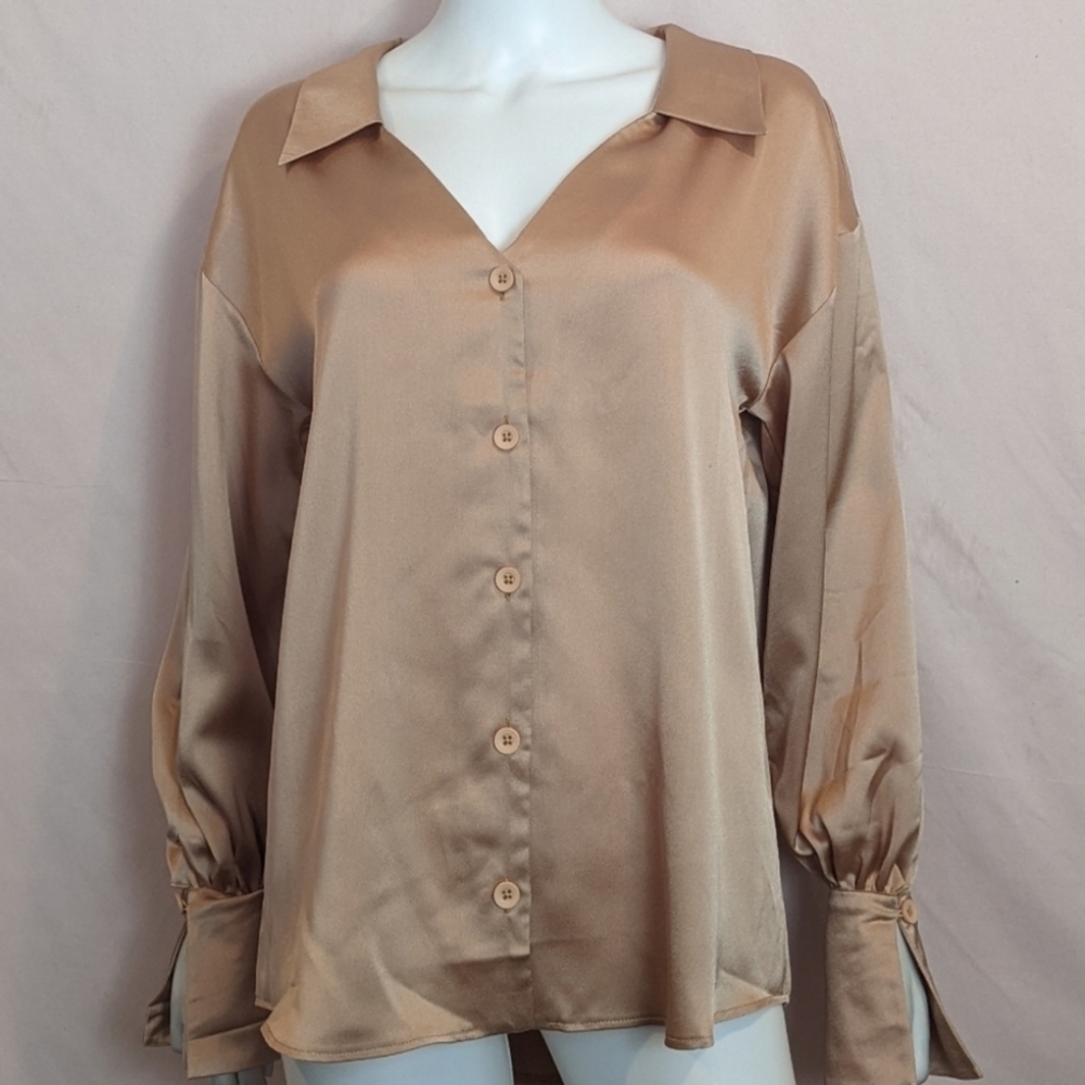 ASOS Satin Neutral Button Up Split Cuff Long Sleeve V Neck Shirt size 6